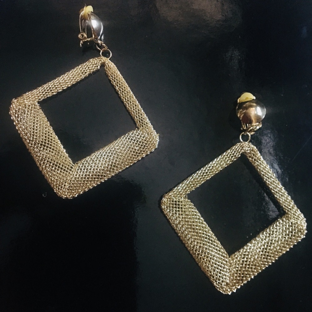 🔥Diamond shape Gold Plated Earrings🔥NEW - Picture 3 of 6